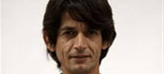 Ψάχναμε να βρούμε τον ανθό της νεολαίας δήλωσε και όταν ο παρουσιαστής τον χαρακτήρισε ως σκάουτερ που εντόπισε τον αλέξη τσίπρα, αποδέχθηκε τον χαρακτηρισμό. Deite Kati Palikaria Poy Dialegei O Alexis Safws Moy Aresei H Menegakh Resital Ermhneias Apo Ton Antirrhsia Syneidhshs Symboylo Toy Tsipra Niko Karanika Makeleio Gr