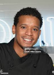 24 Photos & High Res Pictures