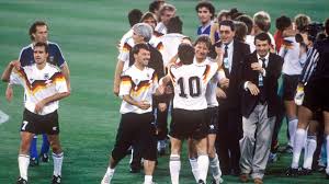 Er war einer der wenigen stammspieler, die am 12. Zum Titel In Funf Etappen Wolfgang Niersbachs Wm Tagebuch Von 1990 Dfb Deutscher Fussball Bund E V