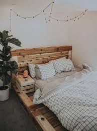 The Queen Pallet Bed Decoracion De Habitacion Tumblr Decoraciones De Dormitorio Decoracion De La Habitacion