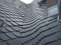 Steiles Schiefer Dach Nicht Schwindelig Wird Den Mitarbeitern Der Bdg Bedachungen Berlin Gmbh In Berlin 14167 Dachdecker Com Schiefer Dach Dach Bedachung