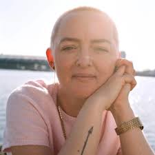 Auf der Fähre nach England Warum Kommunikation so wichtig ist, bzw. in  manchen Situationen verwirrend sein kann, wenn sie nicht klar ist :). Mein  Hirn ist hier direkt in 10 flache Gag-Richtungen… |