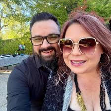 Will the Fender Acoustasonic play with a dead battery?