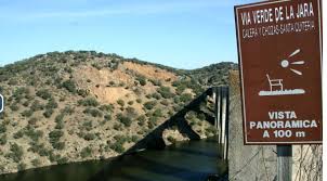 Check spelling or type a new query. Aparece Un Cadaver En El Canal De Calera Y Chozas Ser Toledo Cadena Ser
