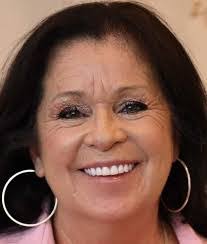 Ramona Fernandez's Instagram, Twitter & Facebook