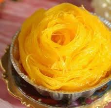 Thong yod (sweet egg yolk drops) this dessert has a tear drop shape and gold color. 9 Auspicious Thai Desserts Taste Of Thailand