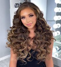 Pictures of short hairstyles for fat faces and double chins. 50 Hairstyles For Round Faces From Classic To Modern Hair Adviser