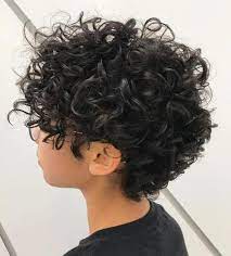 # 2 thick messy curls. Pin On Cosas Para Ponerse Kurze Wellige Frisuren Kurze Lockige Haare Frisuren Wellige Frisuren