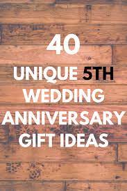 Best Wooden Anniversary Gifts Ideas For Him And Her 45 Unique Presents To Celebrate Your Fifth Year Wedding Anniversary 2020 5th Wedding Anniversary Gift Wooden Anniversary Gift Wood Anniversary Gift