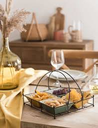 Plateau Aperitif En Metal 4 Coupelles En Faience Blanche Jaune Grise Et Verte Maisons Du Monde En 2020 Plateau Aperitif Maison Du Monde Coupelle