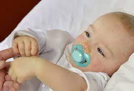 About a month ago my daughter caught the virus bug called roseola. Roseola In Infants Reasons Signs Home Remedies