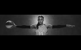Wnba star maya moore has greeted jonathan irons after he was released from prison in missouri, following her help in overturning his conviction. Maya Moore Recreates Michael Jordan S Classic Wings Pose In A Powerful Jordan Brand Spot
