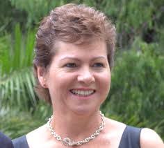 Julie Mell's Instagram, Twitter & Facebook