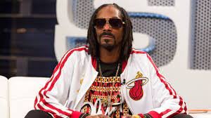 American rapper, singer, songwriter, actor, record producer, media personality, and businessman. Snoop Dogg Ragequits And Swears During Twitch Gaming Livestream When Someone Scores Against Him Ents Arts News Sky News