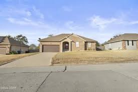 826 Linden St, Webb City, MO 64870