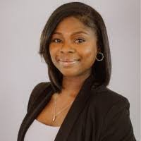 Essie Beck's Instagram, Twitter & Facebook