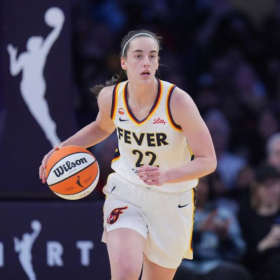 Emmanuel Acho “kicks” Caitlin Clark out of the WNBA: “We'd be better off without her; she's more of a distraction than an asset” | MARCA