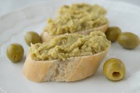 Olivenaufstrich Mit Grunen Oliven Rezept Rezept Rezepte Lebensmittel Essen Aufstrich