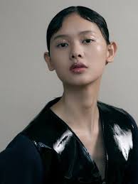 Photo of fashion model Shu Ping Li