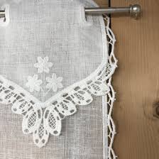 Questa volta entrano in gioco non solo aspetti funzionali ma anche stilistici e personali (la mia scelta la trovate in fondo all'articolo). Tenda A Vetro Per Cucina Bagno Soggiorno Camera In Stile Tirolese Montagna Country Shabby Chic Montagna Ricamata Con Fiorellini M Siena Macrame Gaidra