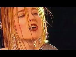 Give Me A Reason To Love You Portishead Lyrics Portishead Glory Box Video Musicali Musica Canzoni