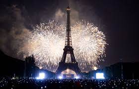 Bonne Annee 2021 Textes Et Images Nouvel An 2021 Paris New Years Eve Tour Eiffel Eiffel Tower