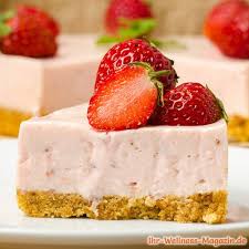 Er ist einfach gemacht, gelingt ohne backen und versüßt ganz sicher jeden sommertag! Low Carb Erdbeer Kokos Joghurt Torte Ohne Backen Rezept Ohne Zucker