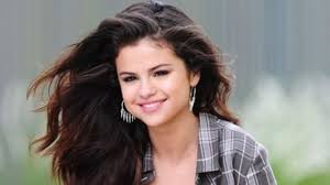 Selena gomez is ready to meet the man of her dreams and fall in love post justin bieber.and it looks like she's already done so with another justin and his ex wife is not happy about it. Selena Gomez Jokes About Getting Married To This Actor