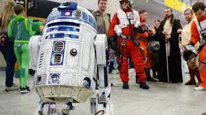 Weitere ideen zu star wars party, star wars, star wars kostüme. Studie R2 D2 Killer Maschine Oder Knuddel Roboter Augsburger Allgemeine