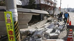 • gempa vulkanik, yaitu gempa bumi yang terjadi akibat adanya aktivitas magma. Tak Ada Korban Jiwa 150 Orang Terluka Akibat Gempa Jepang Magnitudo 7 3 Global Liputan6 Com