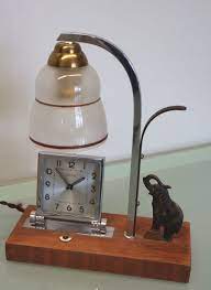 ideale frankrijk art deco tafel klok alarm met lamp en bronzen figuur ca 1930 art deco verlichting art deco lampen art deco