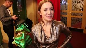 Här är kändisarna på röda mattan. Guldbaggegalan 2020 Basta Kvinnliga Huvudroll Emelie Garbers Youtube