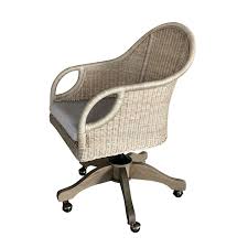 It provides comfortable support with a cozy and convenient design. Wingate Rattan Swivel Furniture Home Office Chair Hoolnn