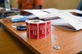 Según informó el servel, el domingo de primarias se podrá sufragar en 1.369 locales de votación habilitados en todo el país. Servel Estima En Tres Mil Los Vocales Que No Se Presentaron A Las Primarias De Gobernadores Y Alcaldes La Tercera