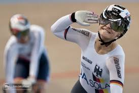 Voor de wegrit komen greg van avermaet, tiesj. Kenny De Ketele News Velomotion