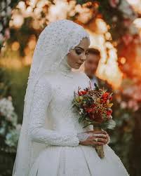 Gaun Pengantin Elegan Di 2020 Pakaian Pernikahan Gaya Pengantin Gaun Pengantin Sederhana