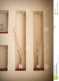 Mur Leger Dans Une Chambre Avec Des Renfoncements Pour La Decoration Image Stock Image Du Avec Chambre 55300455