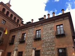 La casa de las siete chimeneas. Casa De Las Siete Chimeneas
