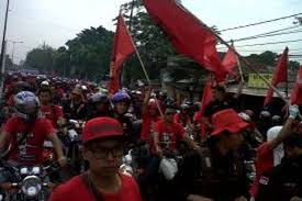 Untuk info lebih lanjut bisa mendownload tautan ini. Perusahaan Di Kbn Cakung Keberatan Dengan Upah Rp 2 4 Juta