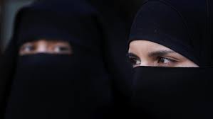 Immer mehr junge leute nutzen das virtuelle. Kieler Nikab Studentin Der Gesichtsschleier Ist Kein Ausdruck Des Islams