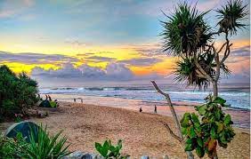 Entah apa sebutan untuk tepi danau yang besar seperti danau toba yang juga punya ombak, apakah bisa disebut dengan pantai, hehehe. Pemandangan Pantai Yang Cantik Alami Dan Asri Dari Pantai Watu Kodok Dinas Pariwisata Daerah Istimewa Yogyakarta