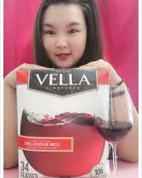 喝最烈的酒，抽最辣的烟，爱最爱的人.🥰🖤 . . . Peter Vella Delicious Red 5L ❤️ 🍷 微甜顺口老少咸宜🍷  5L的份量价钱绝对划算