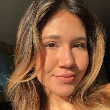 Julie Staggs's Instagram, Twitter & Facebook