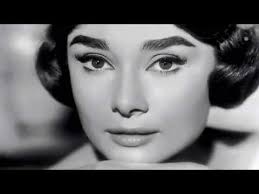 Everyone You Meet Is Fighting A Battle You Know Nothing About Be Kind Always Tradução Matt Monro If I Never Sing Another Song 1979 Youtube Musica Popular Musica Looks