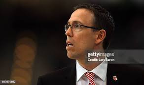 Kyle Hines of Brose is challenged by Dorian McDaniel of Duesseldorf... News  Photo