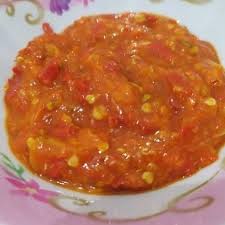 Lalu goreng cabai dan bawang putih setengah matang. Sambal Untuk Rawon Sedang