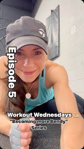 Amanda Hagel's Instagram, Twitter & Facebook