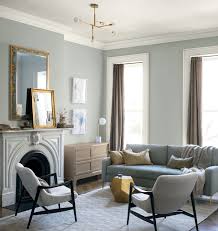 It is that amazing contrast that is kept in the low tone which is why it looks so refreshing when you carry it. Benjamin Moore 2019 Color Of The Year Metropolitan Af 690