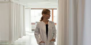 Charlotte is a german doctor in brussels. Bild Von Brownian Movement Bild 5 Auf 10 Filmstarts De