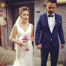 Ceyda yılmazer, yayımladığı notta, şehinşah'ın arkadaşları ile birlikte evine zorla girerek darp girişiminde bulunduğunu iddia etti. Nwd Adli Kullanicinin Seynceyn Panosundaki Pin Dugun Instagram Fotograf